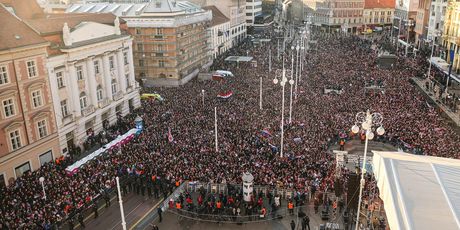 Hrvatski navijači na dočeku rukometašima