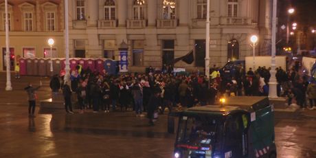 Trg bana Josipa Jelačića poslije dočeka - 3