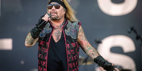 Vince Neil, Motley Crue - 8