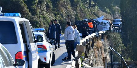 Stijena se odlomila i pala na vozilo kod Dubrovnika - 4