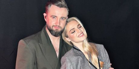 Matija Cvek sa suprugom