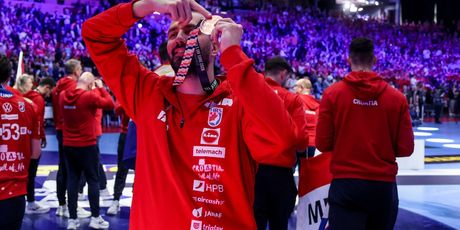 Hrvatski rukometaši slave europsku broncu - 8