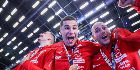 Hrvatski rukometaši slave europsku broncu - 9