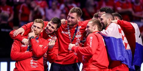 Hrvatski rukometaši slave europsku broncu - 10
