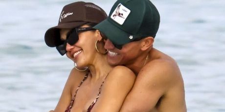 Jessica Alba i Danny Ramirez - 1