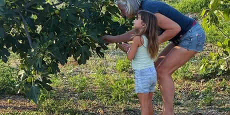 Danijela Dvornik s unukom Lumi - 1