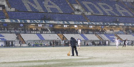 Gradski vrt zameo snijeg