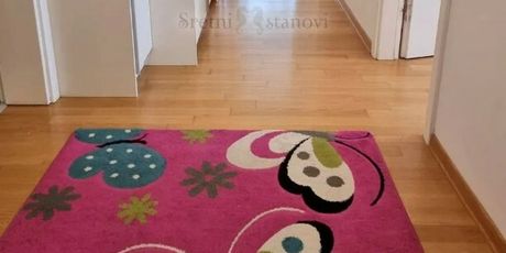 Luksuzan stan - pogled na Branimirovu - 3