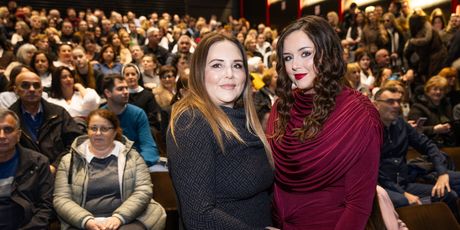 Sandra i Diva Marija Perković - 3