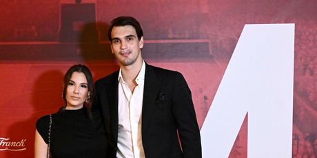 Dario Šarić s partnericom