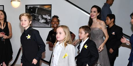 Angelina Jolie s djecom (FOTO: Getty)