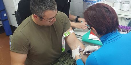 Vojnici se odazvali na akciju upisa u Hrvatski registar dobrovoljnih darivatelja krvotvornih matičnih stanica (Dnevnik.hr)