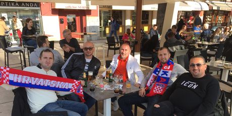 Hrvatski navijači na splitskoj rivi (GOL.hr)