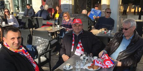 Hrvatski navijači na splitskoj rivi (GOL.hr)