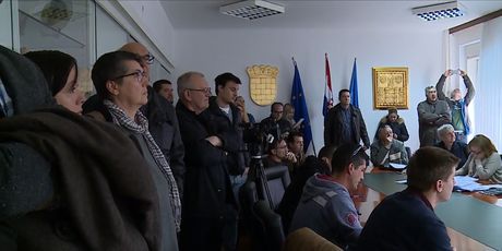 Rasprava: crkva na parkiralištu Splita 3 (Foto: Dnevnik.hr) - 2
