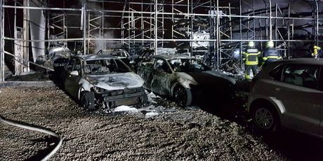 Požar u Strmcu Samoborskom uništio automobile (Foto: Facebook Vatrogasna zajednica Sv. Nedelje) - 5
