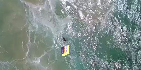 Dron u zadnji trenutak izvukao kupače iz more (Foto: Profimedia)