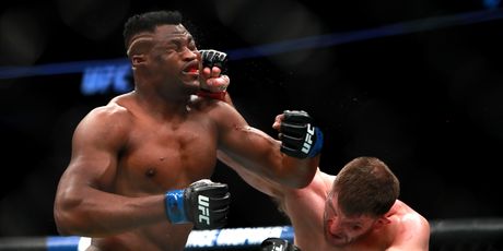 Stipe Miočić i Francis Ngannou (Foto: AFP)