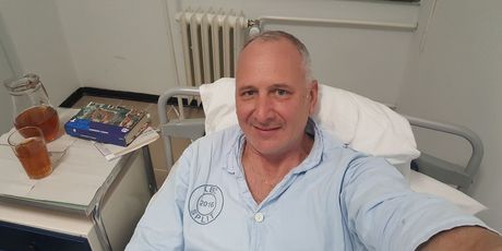 Andro Krstulović Opara napravio selfie iz bolničkog kreveta (Foto: Andro Krstulović Opara/Facebook)