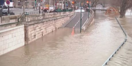 Pariz čeka vrhunac vodenog vala (Foto: Dnevnik.hr) - 2