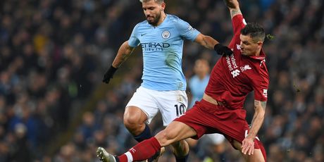 Sergio Aguero i Dejan Lovren (Foto: AFP)