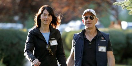 Jeff i MacKenzie Bezos (Foto: Profimedia)