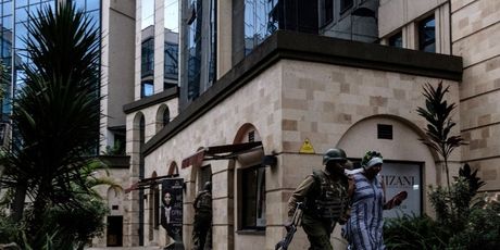 U napadu u Nairobiju ubijeno je najmanje 15 ljudi (Foto: AFP) - 16