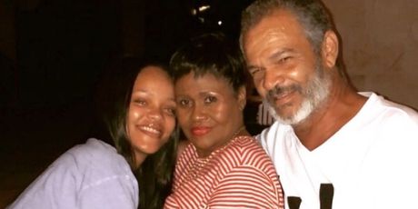 Rihanna i tata (Foto: Instagram)