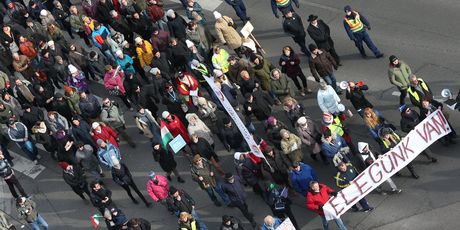 Budimpešta, prosvjed (Foto: FERENC ISZA / AFP)