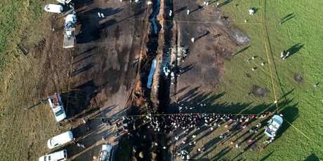 Eksplozija naftovoda (Foto: Enrique CASTRO / AFP)
