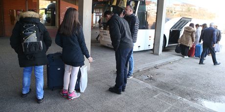 Autobusni kolodvor, ilustracija (Foto: Ivo Čagalj)