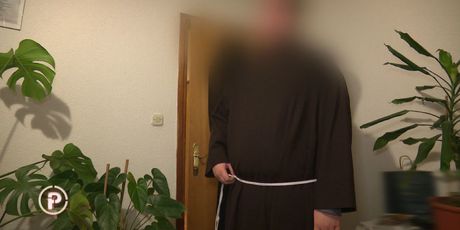 Maloljetnik glumio svećenika (Foto: Dnevnik.hr) - 6