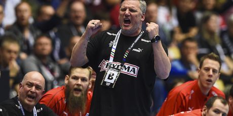 Danski izbornik slavi pogodak (Foto: AFP)