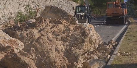 Odron stijena između Omiša i Makarske - 1