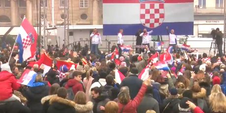 Navijači dočekali rukometaše na Trgu bana Jelačića