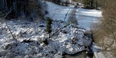 Klizište im i dalje blokira prometnice - 3