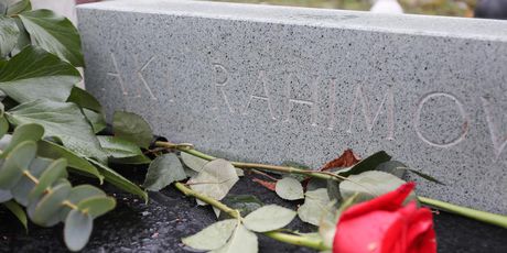 Grob Akija Rahimovskog - 1
