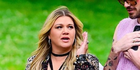 Kelly Clarkson - 4