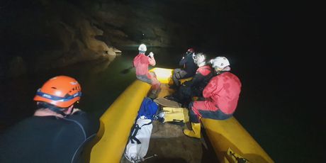 Evakuacija zarobljenih u jami - 1