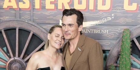 Rupert Friend i Aimee Mullins - 5