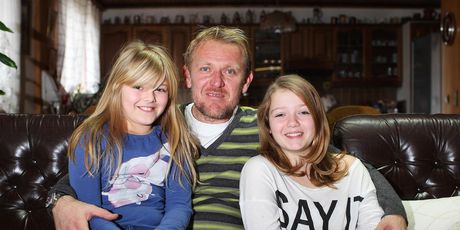 Robert Prosinečki s kćerima, 2011. godina