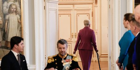 Danska kraljica formalno abdicirala - 6