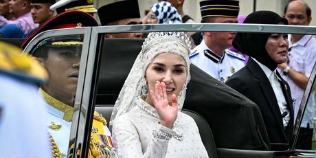 Princ Abdul Mateen i Anisha Rosnah Isa Kalebic - 1