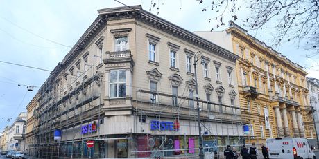 Sa zgrade u centru Zagreba otpali dijelovi pročelja - 5