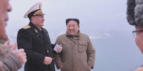 Kim Jong Un na lansiranju krstarećih projektila - 1
