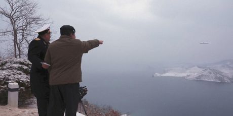 Kim Jong Un na lansiranju krstarećih projektila - 2