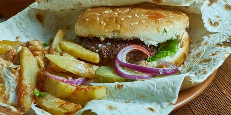 Calskrove je calzone punjen hamburgerom i pomfritom