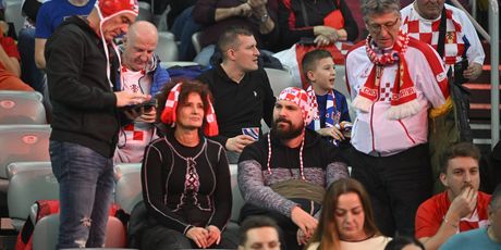 Navijači na utakmici Hrvatska - Bahrein