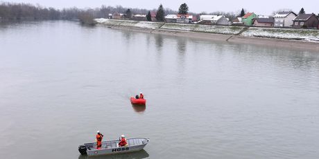 Martinska Ves: Potraga za djevojčicom na Savi - 2