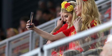 Makedonska navijačica